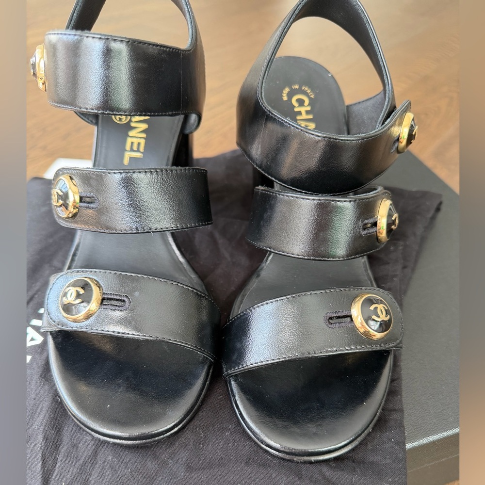 CHANEL Studio CC sandals black size EU38 - Picture 2 of 16